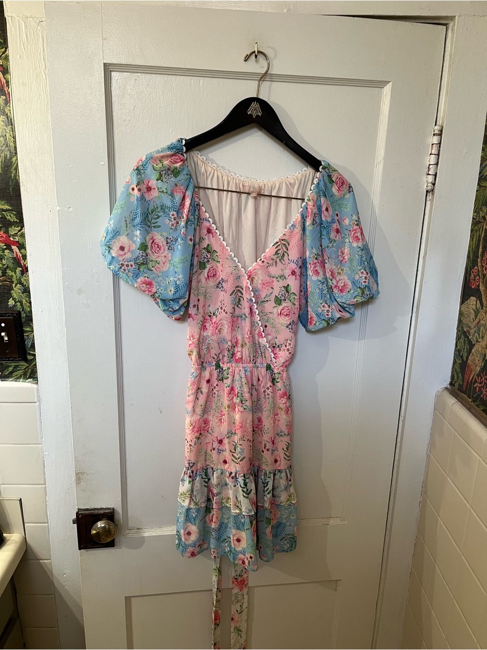 Lovecolette Floral Colorblock Mini Dress Size Medium EUC Short Puff Sleeve
